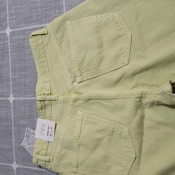 NWT ZARA Wide Leg Denim Jeans With Raw Hem In Light Green, Size 6 - Picture 11 of 13